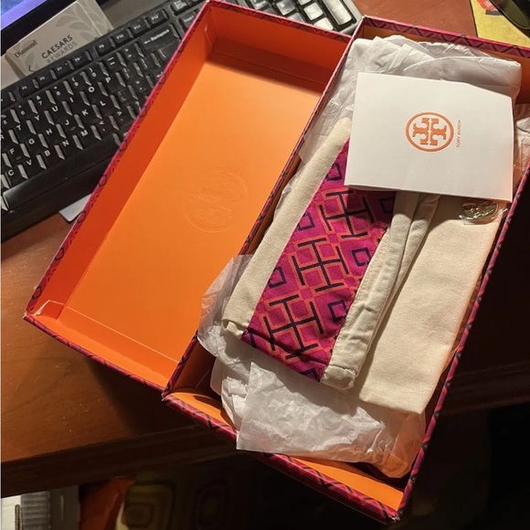 Authentic Tory Burch travel T Ballet crinkle shoes - Picture 6 of 8